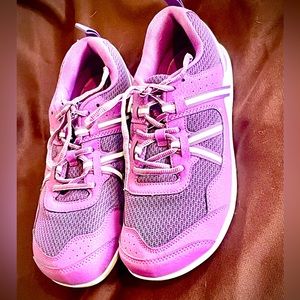 Woman’s xero brand barefoot running shoes…, zero drop